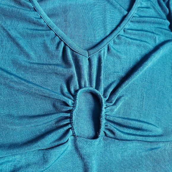 Slinky Crop Top Teal Green Ribbed Keyhole Cutout Neckline Athleisure Coquette - Picture 4 of 6